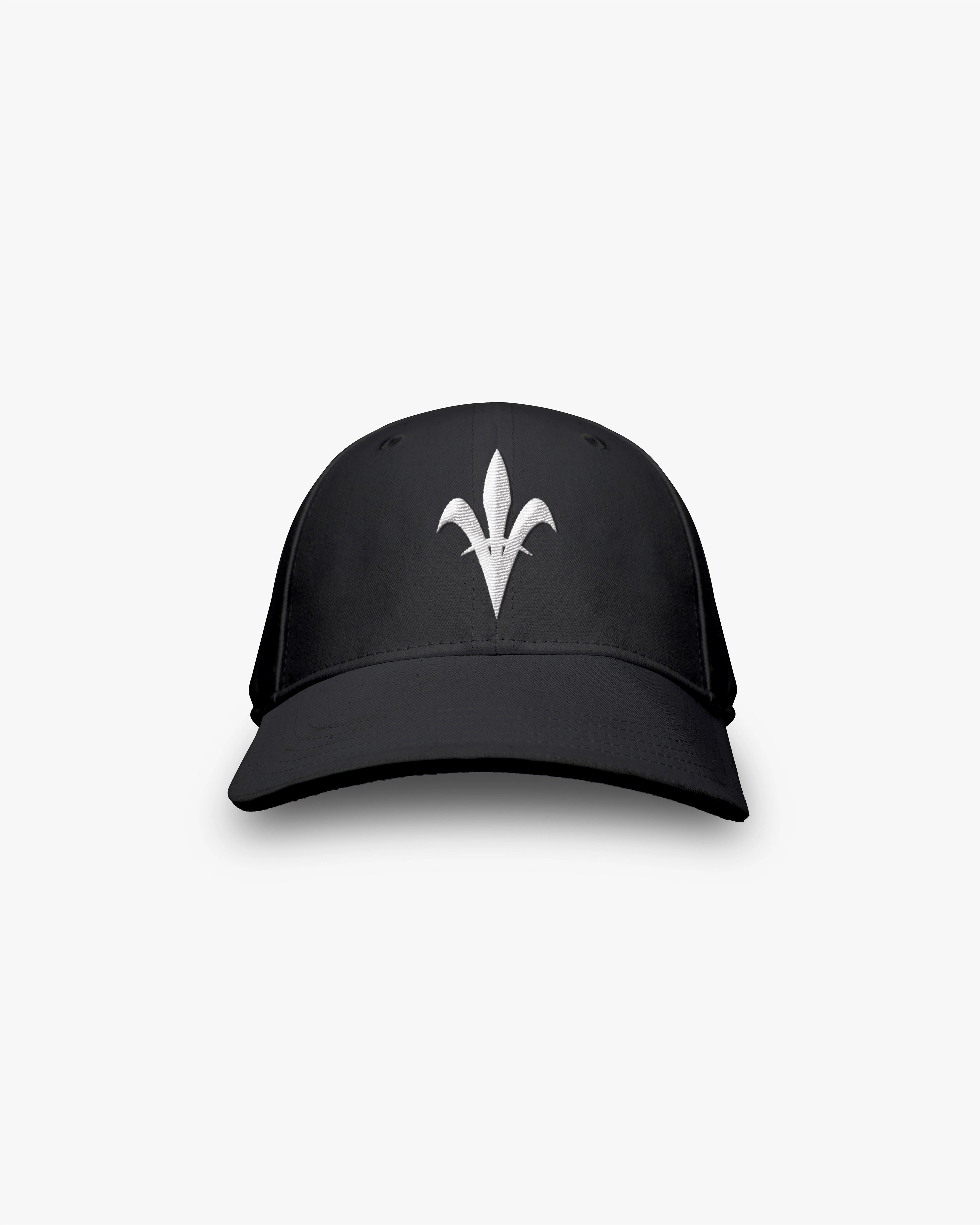 כובע שחור עם לוגו INVISION