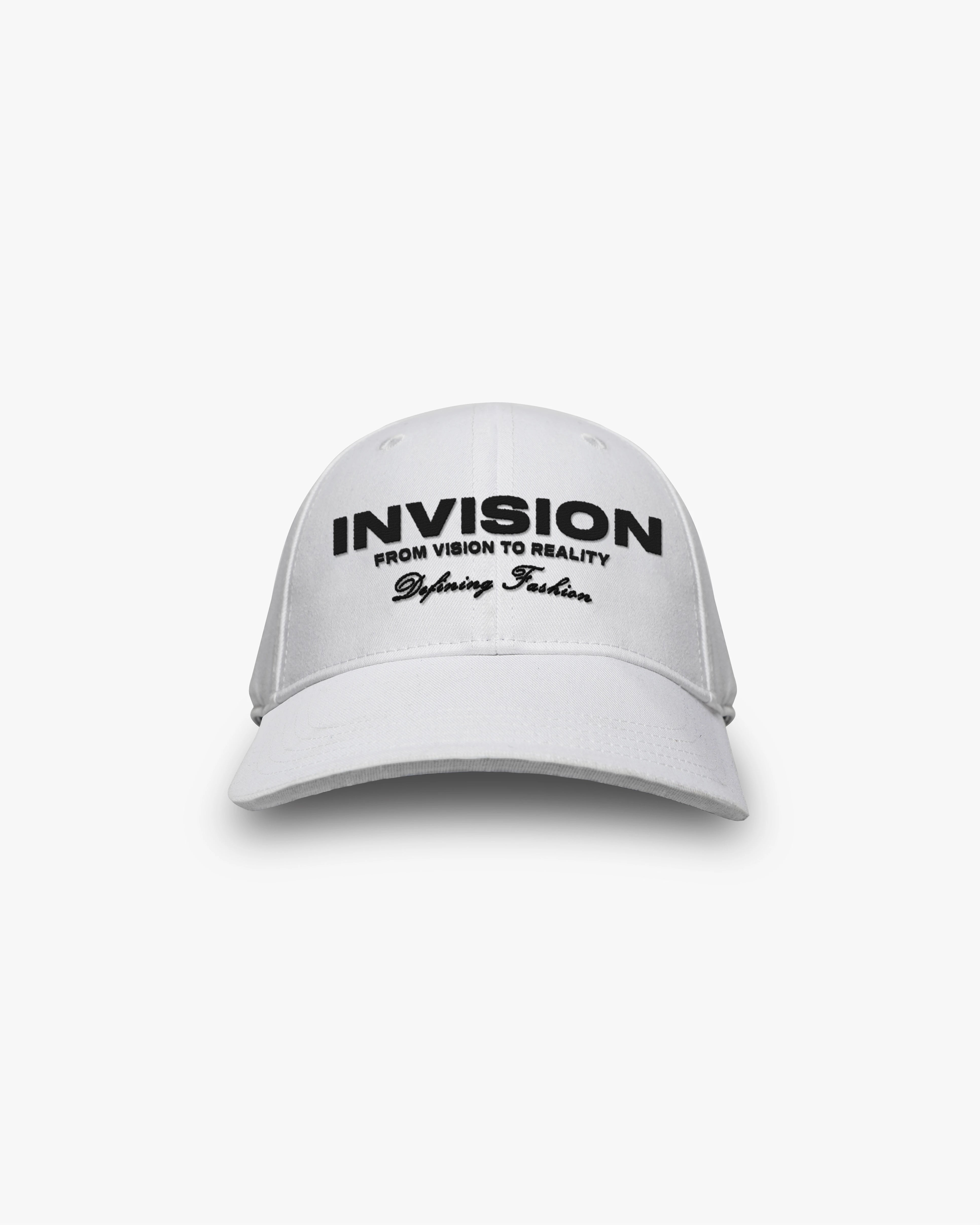 כובע לבן עם לוגו INVISION