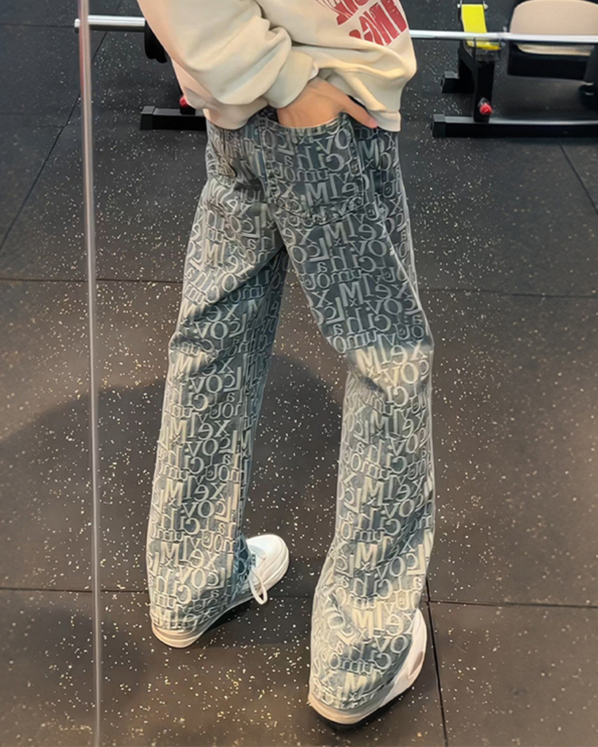 ג'ינס אותיות כחול “SCRIPT”