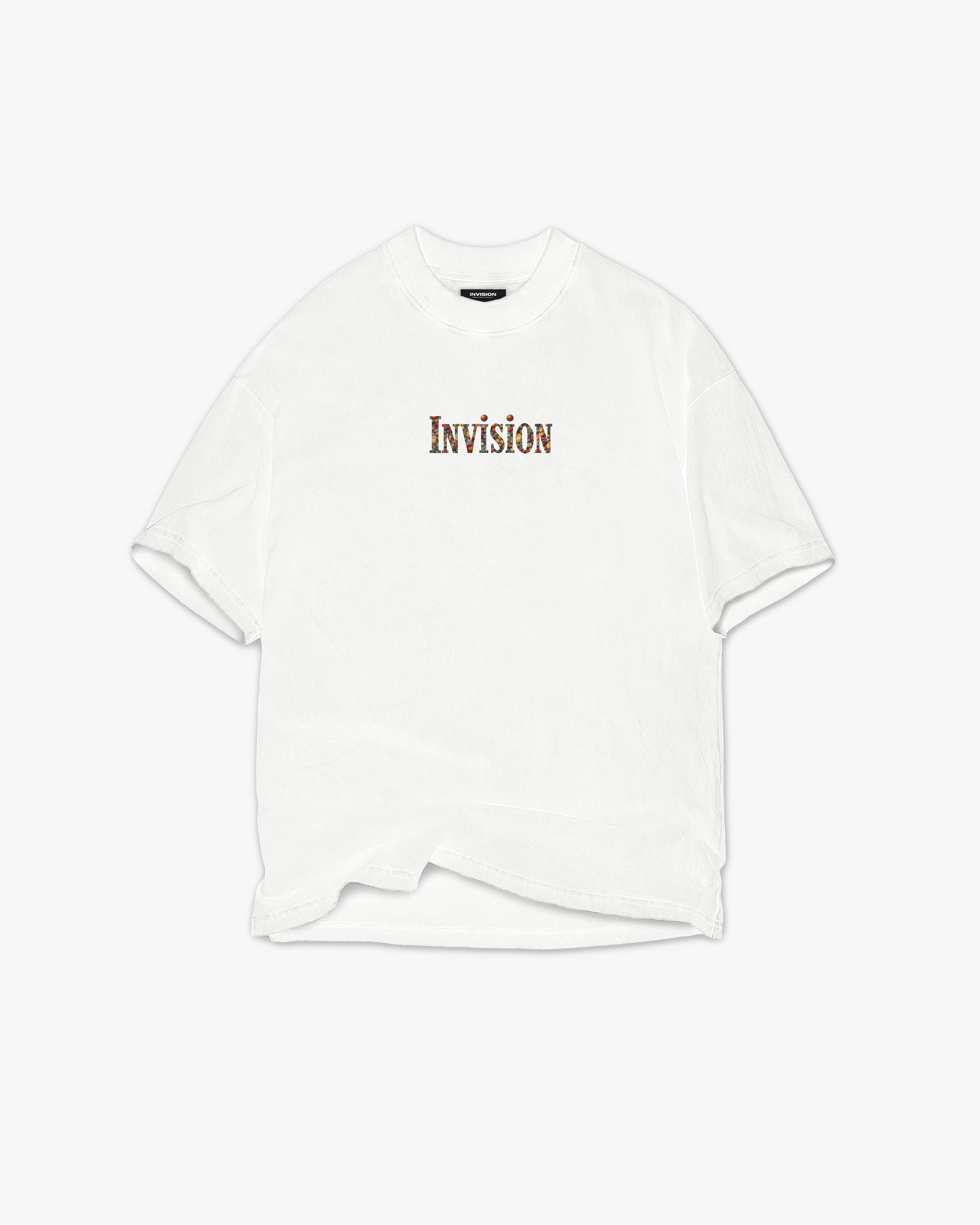 חולצת אוברסייז לבנה בעיצוב גרפי "MAGICIAN"